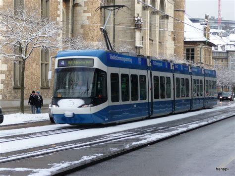 Vbz Tram Be Unterwegs Auf Der Linie In Z Rich Am