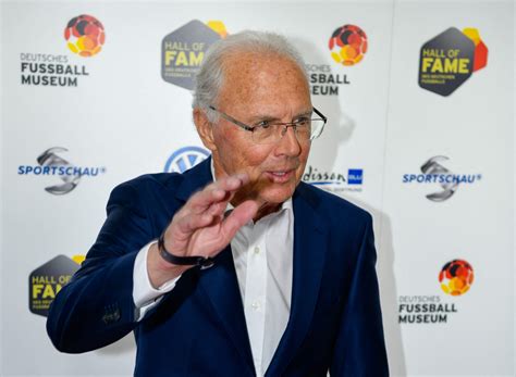 Morre Aos Anos Franz Beckenbauer Lenda Do Futebol Alem O Jornal