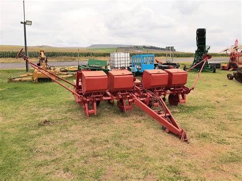 Massey Ferguson Row Maize Planter Dirtworx