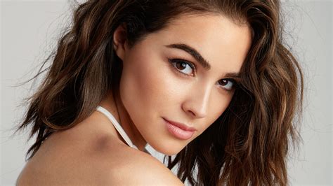 Olivia Culpo 4k Ultra Hd Wallpaper