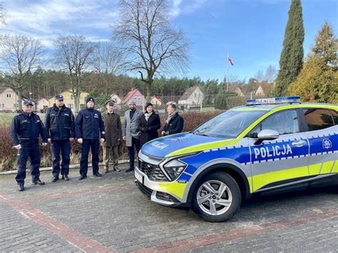 Trzy nowe radiowozy dla policji w Słupsku Sprzęt trafił do komendy w