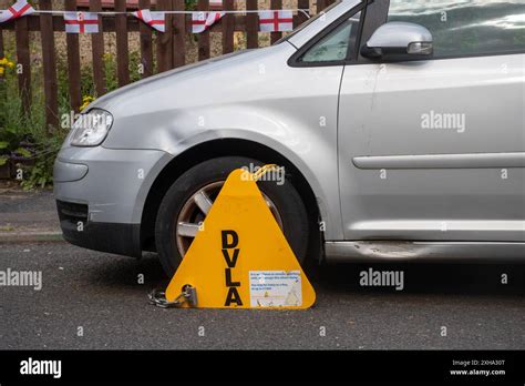 Dvla Wheelclamp Hi Res Stock Photography And Images Alamy