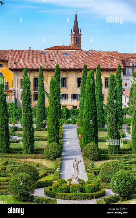 Palazzo Giusti In Italian Town Verona Stock Photo Alamy