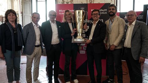 Il Trofeo Dei Campionati Europei Femminili A Palazzo Vecchio A Firenze