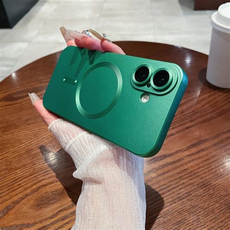 Funda Para Iphone Con Pintura Metalizada Y L Quido Magsafe Verde