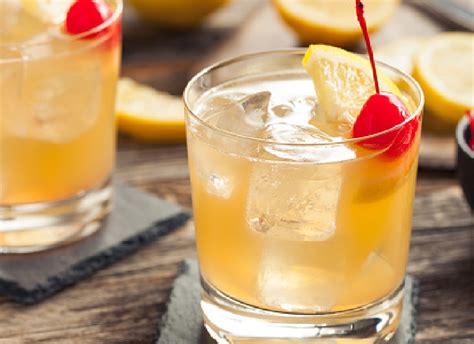 Make your own whiskey sour with this easy recipe! - Best Recipes To Cook