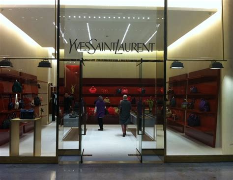 Outlet Yves Saint Laurent Outlet