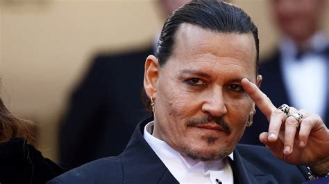 Johnny Depp Gets 7 Minute Standing Ovation Amid Cannes Comeback