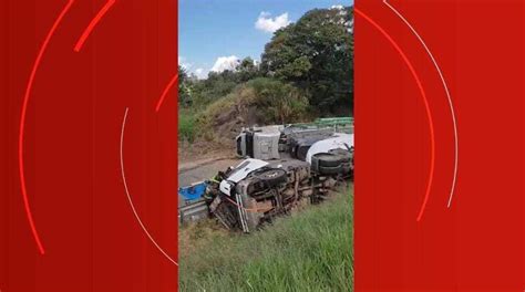 V Deo Caminh O Tanque E Carreta Cegonha Tombam E Causam Interdi O Na