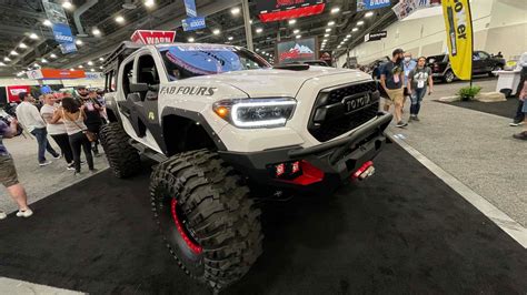 Custom Lifted Toyota Tundra - Exploring The 14 Videos & 81 Images