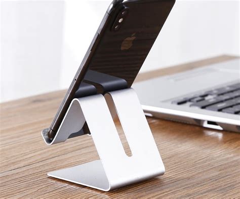 Universal Metal Phone Stand » Gadget Flow