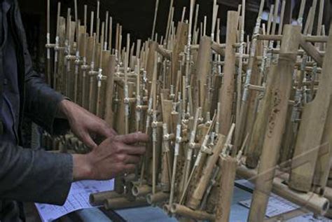 Cara Bermain Angklung Ilmu