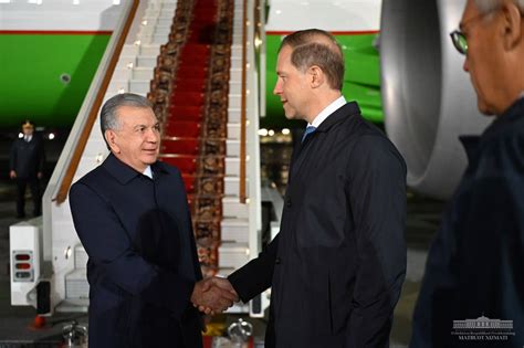 Ўзбекистон Президенти Москвага келди