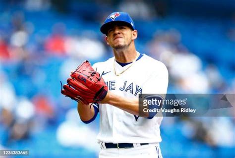 Jose Berrios Photos And Premium High Res Pictures Getty Images