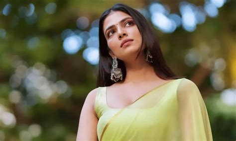 Malavika Mohanan Sets Internet Ablaze With Sizzling Green Saree Pose