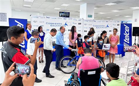 Entrega Fundaci N Telmex Telcel Apoyos Sociales A Estudiantes De Chiapas