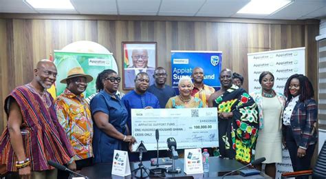 Fc Donates 500 000 Ghana Cedis To Appiatse Support Fund Forestry