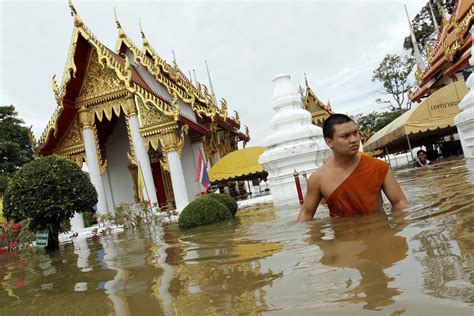 Am Bangkok Threatened By Record Flooding In Thailand 08102011