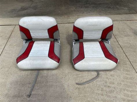 2 Tracker Boat Seats Lee Real Estate And Auction Service