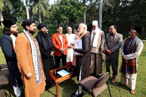 Pm Modi Presents Holy Chadar To Be Offered During Urs Of Khwaja