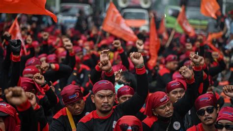 Ribu Buruh Bakal Demo Hari Berturut Turut Ini Tuntutannya