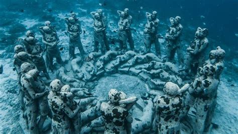 SCUBA Diving Art: Scuba-Inspired Artwork and Underwater Art