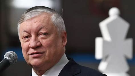 Marele Ahist Rus Anatoli Karpov Un Apropiat Al Lui Vladimir Putin Va