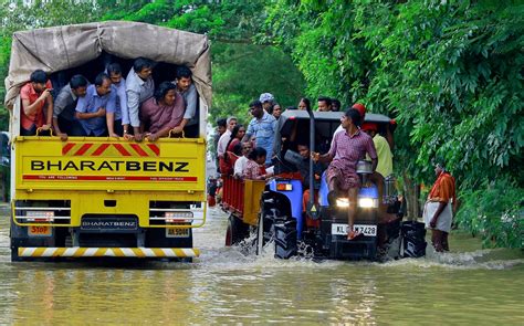 Kerala Floods Rescue Operations Underway As Rain Abates