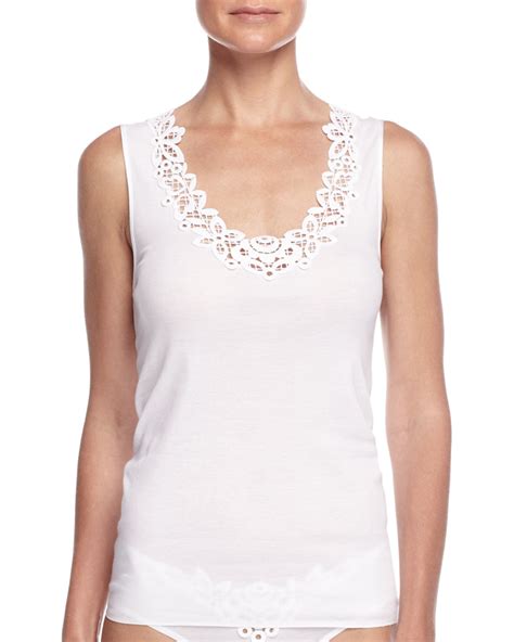 Hanro Isabeau Lace Trimmed Tank Top In Black Lyst