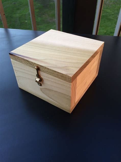 Poplar Wood Jewelry Box Wooden Storage Box With Clasp Money Holder