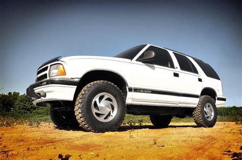 2 5 Inch Lift Kit Chevy GMC Blazer S15 Jimmy Sonoma 4WD Rough Country