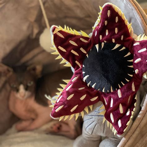 Stranger Things Demogorgon Plush Figure 26 Cm Elbenwald