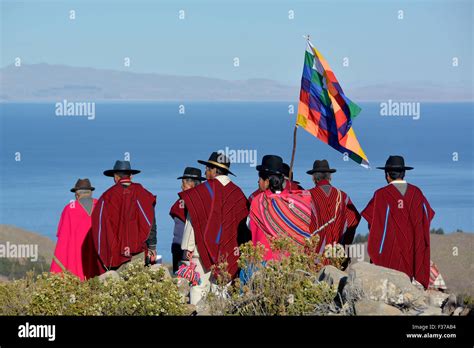 Indios Desfile De Trajes Tradicionales En El Solsticio De Invierno El