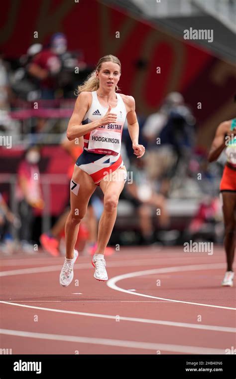 Keely Hodgkinson competing in the 800 meters of the 2020 Tokyo Olympics ...