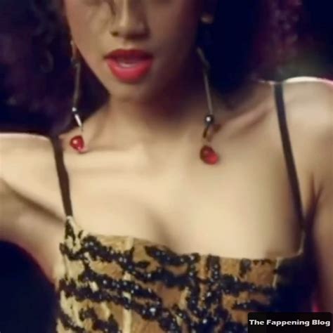 Zendaya Flashes Her Nude Tit For Vogue Magazine Pics Video Thefappening