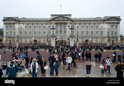 Tourism Crowd Hi Res Stock Photography And Images Alamy