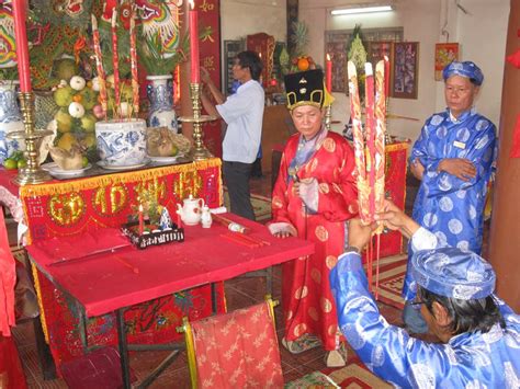 dinh long thanh kien truc  hon tram nam tuoi tai vinh long