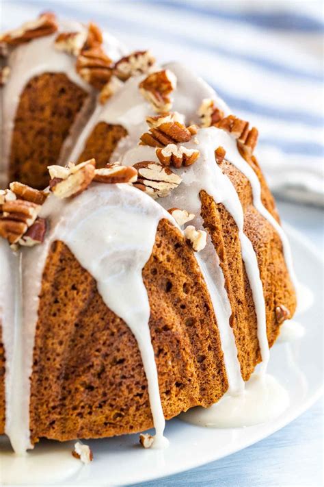 Pumpkin Cake With Maple Glaze Pumpkin Bundt Cake Bundt Cake Glaze