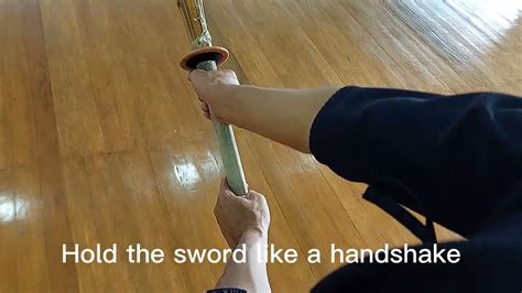 How To Properly Hold And Use Your Shinai Youtube