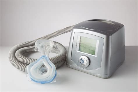 Cpap Maskin Maskering Och Slang Arkivfoto Bild Av Näsa Tryck 71837474
