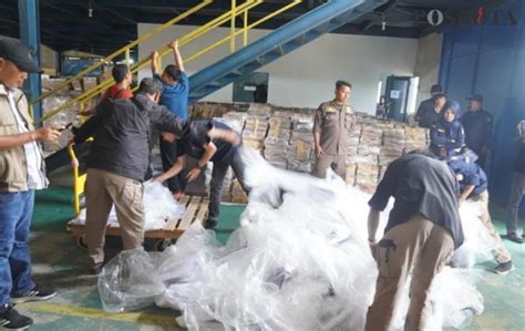 Satpol Pp Kabupaten Tangerang Kawal Pendistribusian Ribuan Logistik