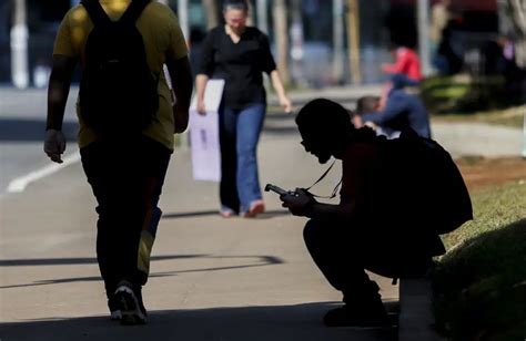 Um Em Cinco Jovens Brasileiros De A Anos N O Estuda Nem Trabalha