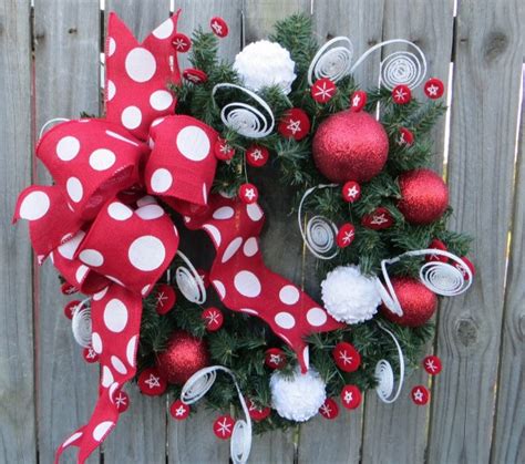 17 Whimsical Handmade Christmas Wreath Designs For Inspiration