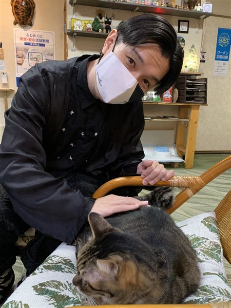 Bs Tbs ねこ自慢【公式】 On Twitter 写真を取り合う池崎さんand岩井さん 1123水放送「伊豆ねこ巡り」のオフショット