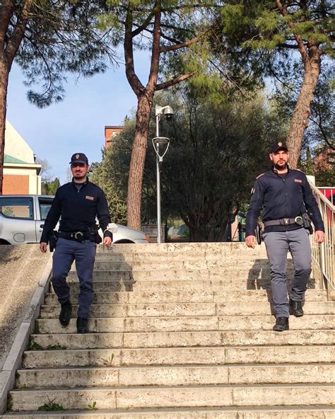 Trovato In Possesso Di Una Pistola Priva Di Tappo Rosso E Di Un