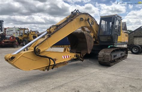 Jcb Js200 Sumitomo Tracked Excavator