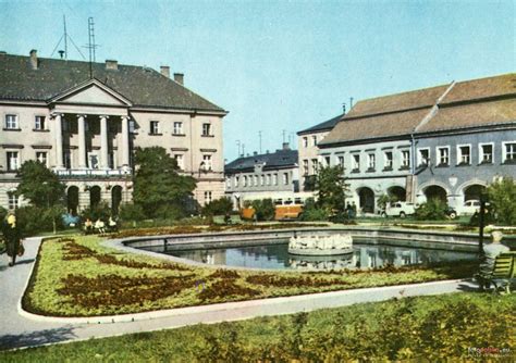 Rynek W Kielcach Bez Betonozy Zdejm Cz P Yt I Posadz Ziele