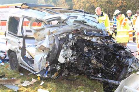 A Bei Holzkirchen T Dlicher Unfall Fotostrecke