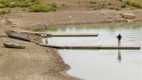 El turismo de pantanos y embalses en riesgo la sequía obliga a