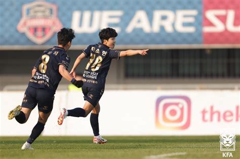 현대제철 여자축구 Wk리그 11연패 ‘먹구름챔프 1차전 수원fc에 1대 3 역전패 인천일보